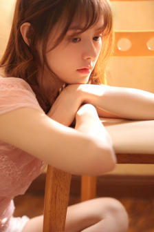 潘晓婷胸碰到球